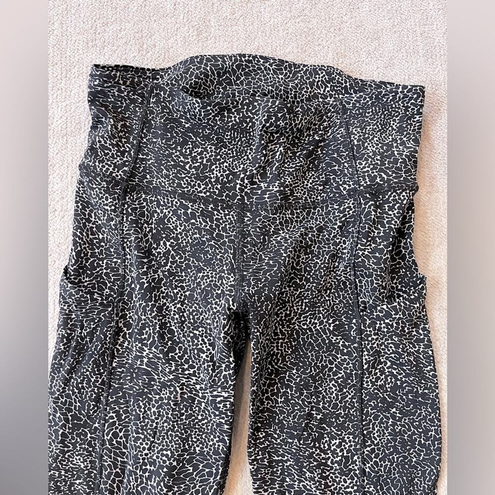 Lululemon Fast and Free Tight 24" Nulux Polar Shift Ice Grey Black Size 6 - Picture 6 of 9